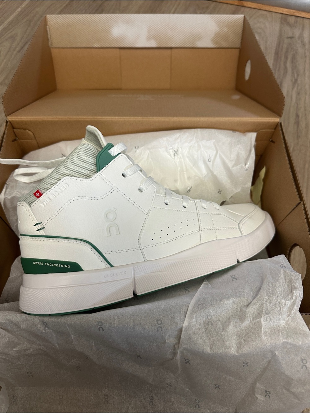 On Running White & Green Men's Mid-Top Sneakers